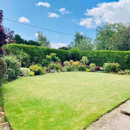 Cotswolds Luxury House In Central Bourton Large Sleeps 2-11. Pet Friendly. Exterior photo