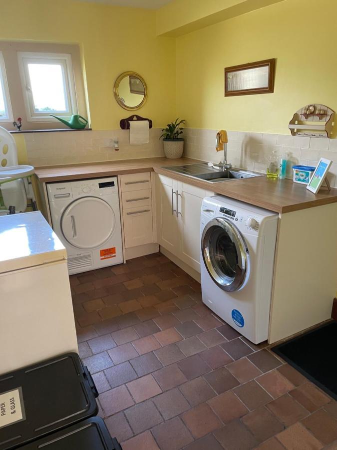 Cotswolds Luxury House In Central Bourton Large Sleeps 2-11. Pet Friendly. Exterior photo