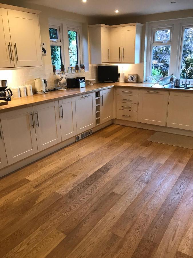 Cotswolds Luxury House In Central Bourton Large Sleeps 2-11. Pet Friendly. Exterior photo