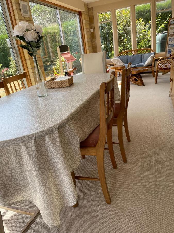 Cotswolds Luxury House In Central Bourton Large Sleeps 2-11. Pet Friendly. Exterior photo