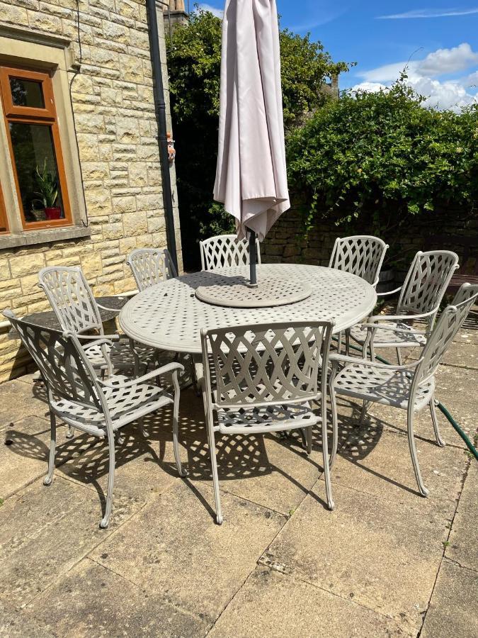 Cotswolds Luxury House In Central Bourton Large Sleeps 2-11. Pet Friendly. Exterior photo