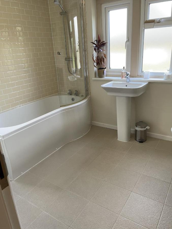 Cotswolds Luxury House In Central Bourton Large Sleeps 2-11. Pet Friendly. Exterior photo